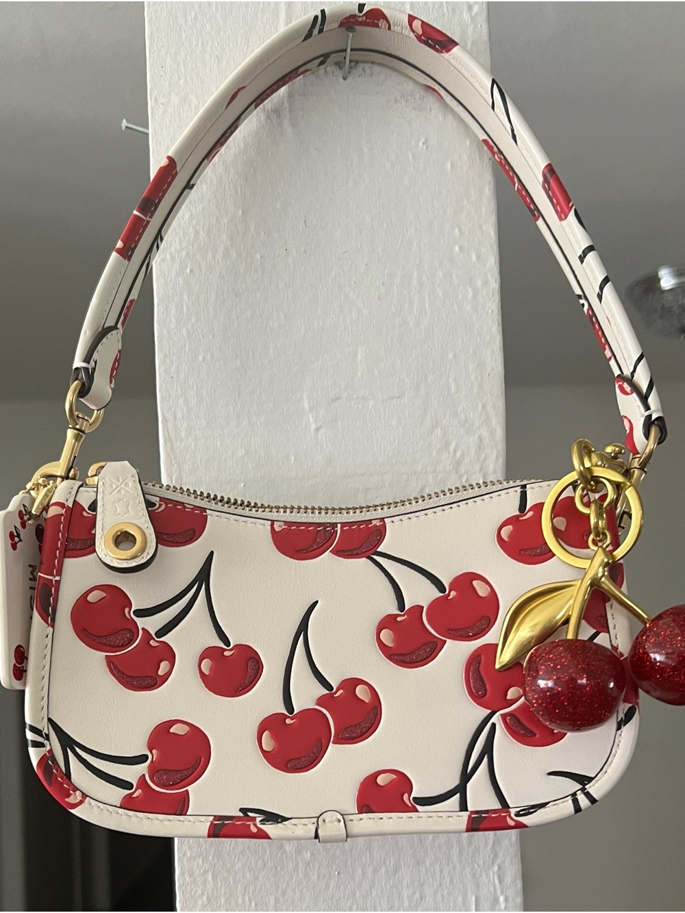 Coach Swinger Bag 20 With Cherry Print - Picture 8 of 9